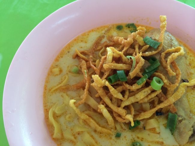 2週間のタイ旅行。<br /><br />今日はチェンライからチェンマイに行きます。<br />ただひたすら食べて飲んでぶらぶら歩きます。<br /><br />1日目:移動<br />2日目:ワット・チェディルアンなどお濠内を散策<br />3日目:ワロロット市場などピン川沿いを散策<br />4日目:ピン川東側を散策<br /><br /><br />2014年4月13日~16日 メーサイ<br />17日~18日 チェンセーン<br />19日~23日 チェンライ<br />24日~29日 チェンマイ