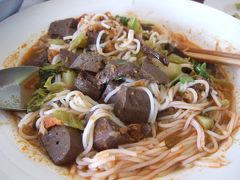 Mueang ChiangMai・ワットと食事と街並みと　2）
