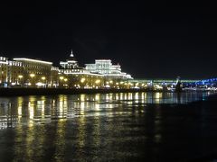 夜のモスクワ川クルーズ