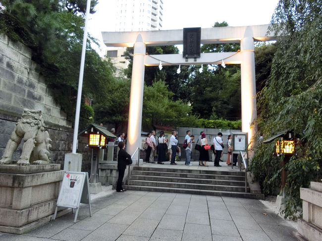 乃木神社で開催された日本酒の会に行ってきました。<br />１０月１日は日本酒の日、毎年乃木神社ではこれにちなみ<br />「日本酒の会」を開催しています。<br />