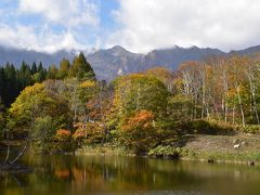 秋山郷の鳥甲山の絶景が眺められる天池（長野新潟）