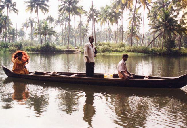 インドへぶらりと旅してみた。しかし、この旅行は最近ではなく、もう7、8年前のことである。確か2009年の3月であった。この頃はまだデジタル・カメラは使っておらず、フイルム・カメラであった（もうデジタル・カメラは普及していたが）。<br /><br />久しぶりに写真を整理していたら、たくさんのインド旅行の時の写真が出てきたので、スキャナーをし、旅行記をアップしてみた。古い写真ばかりなので、出来栄えはあまり良くないが、見ていただければうれしい。<br /><br />インドには２回旅したが、最初は南インドを中心に、２回目は北インドを中心にしたものであった。インドと言うと、暑い国を想像していたが、季節によってはかなり気候の差があるようである。これらの旅行はどちらも１月であった。旅行中、想像以上に寒かったのには驚いた。今回見ていただく写真は南インドを旅行した際のものである。