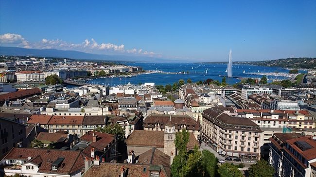 今回はスイスの東部を中心に回りました。まずはパリ空港からＴＧＶでリヨンに入り、その後にジュネーブへ。留学中の子どもの様子を見た後、列車やレンタカーを利用して、ベルン、ヌーシャテル、アレッチ氷河（フィエッシェ）、モントルー、シャモニー・モンブラン、ラ・ヴォー地区の葡萄畑、モルジュを巡り、最後にパリで１泊して帰って来ました。９月下旬でしたが、天候に恵まれて気候も良かったので、楽しい旅になりました。