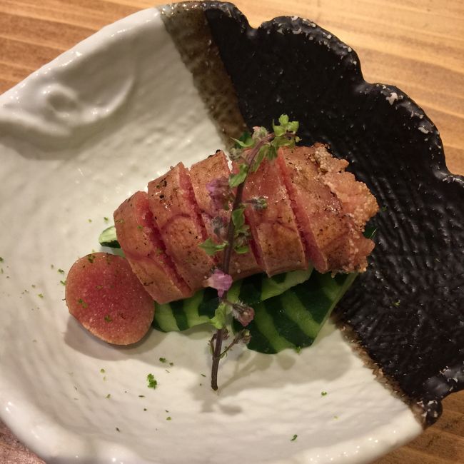 美味しいものを食べに福岡・博多に行ってきました。<br />年末年始でしたが、お目当ての「因幡うどん」「モツ鍋」「明太子」「ゴマ鯖」「水炊き鍋」を食べることができました。<br /><br />お土産は「福砂屋のカステラ」「福さ屋の辛子めんたい、タコ明太」「茅乃舎のあご出汁」「モツ鍋」を買いました。<br /><br />※ゴマ鯖は前回ココで食べて美味しかったのですが、お正月で休みでした。<br />https://tabelog.com/fukuoka/A4001/A400104/40006440/<br /><br />