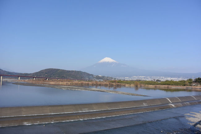 富士山を見ながら自転車で走って来ました。<br /><br />★ロゼシアターのHPです。<br />http://rose-theatre.jp/<br />