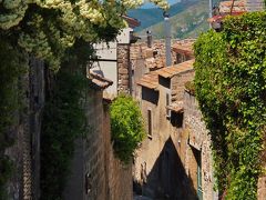Buongiorno～～！ゆるゆる～～わが家の南イタリア旅　１６　山の上に残された石造りの旧市街・・・カゼルタ・ヴェッキア