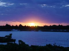 宮古島の白いビーチを裸足で歩く快感に魅せられて。その2；今日は一日中，島内ドライブで観光だぞ編