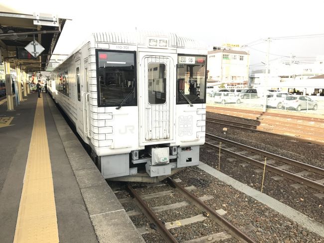 久々にTOHOKU EMOTION乗りたくて弾丸日帰りツアー!<br /><br />東京→八戸→久慈→八戸→仙台→東京の行程。<br /><br />TOHOKU EMOTIONは復路に当たる久慈駅~八戸館のデザートビュッフェ区間を乗車。<br /><br />八戸から一旦仙台で、光のページェントとせり食べを堪能してから帰ってきました。