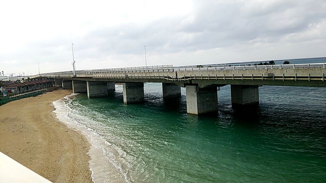 遂にはじまります、SFC修行。<br />まずは基本(?)の羽田―那覇往復ですが、1回目なので少し観光も。<br />関東(北部)が夜から雪予報なのに、那覇は20℃超え・・・<br />午前中は雨が降っていたようですが、着いた時には雨は止んでいて<br />風が気持ちよく、幸先いいスタートを切れました。