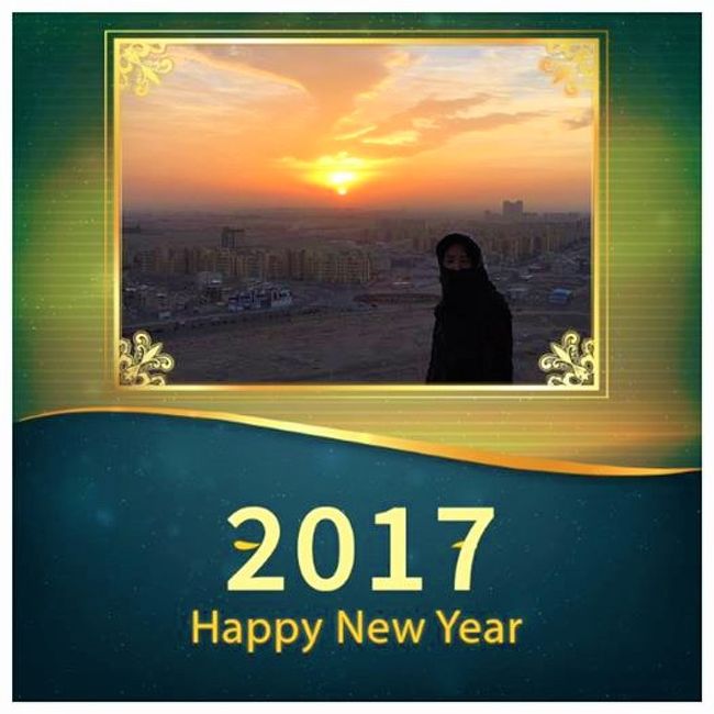 2016年12月24日-2017年1月8日<br />ずっと行きたかったイラン旅行。ついにこの年末年始で果たすことができました。<br />しかしイラン暦は1395年10月。年末感が全くない中での年越しは、ゾロアスター教の聖地ヤズドにて赤いきつねと緑のたぬきを食べながら、沈黙の塔の上から初日の出を拝むという、拝火教にふさわしいなんとも楽しく有難い時間を過ごしました★<br /><br />■<br />さて、治安やらイスラム国家やらであまりイメージの宜しくないイラン。ましてや女性の一人旅は大変なことが多いんじゃないか、と思われがちですが、全くそんなことありません。<br />また一時期、女性一人旅ではビザ申請が降りなかったこともあり、女性の旅は難しいのではというのも今は昔。現在はアライバルで簡単に60日のビザが取れてしまいます！<br />確かに女性の一人旅はイラン国内では珍しいことらしいですが、かえって皆さんが気にしてくれてとても快適な旅行でした。<br /><br />皆さんにもぜひイラン旅に行ってほしい！との思いから、イラン旅の準備や行き方、泊まったホテル、オススメのスポットなどをイントロダクションとしてご紹介。ハードルは高そうで、意外と低かったりするのだ。<br /><br />しかしイラン最高！現地の人のホスピタリティに感激し、またペルシア文化のレベルの高さに驚きっぱなしの感動の２週間…この国の魅力を多くの人に知っていただければと思います。<br />そして拙旅行記をお読み下さった皆様、是非イランへ足を運んでみてくださーい！<br />