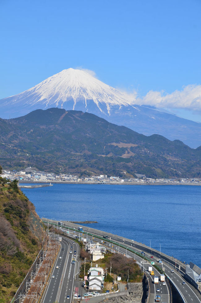 今日はお天気も良く、自宅付近から富士山が見えました。<br />そこで久し振りにさった峠まで行って来ました。<br /><br />★静岡市役所のHPです。<br />http://www.city.shizuoka.jp/index.html<br /><br />★さった峠のライブカメラのHPです。<br />http://mtfuji-live.jp/<br /><br />★ハローナビしずおかのHPです。<br />https://hellonavi.jp/index.html<br /><br />★ぶらっと静岡ぷち観光のHPです。<br />http://shizuoka-kanko.gontawan.com/<br /><br />★駿河湾フェリーのHPです。<br />http://www.dream-ferry.co.jp/index.html