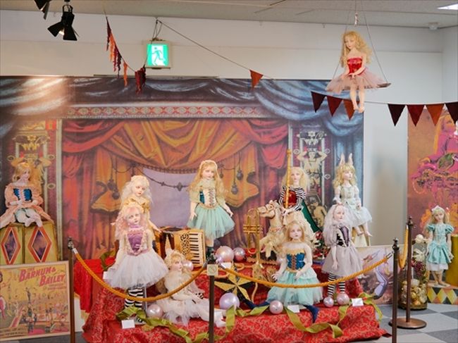 清水真理人形個展「Dolls fantagic circus」<br /><br />2016年12月20日（火）～2017年2月12日（日）<br />9：30～17：00（最終入館16：30）<br />観覧料	大人〈高校生以上〉300円（税込）・ 小人〈小・中学生〉200円(税込)<br />会場	横浜人形の家2F 多目的室<br />------------------------------------------------------------------<br /><br />こちらもついでにどうぞ。<br />～2017年1月22日（日）まで<br />ブライス15thアニバーサリーエキジビション『スウィート セレブレーション』<br /><br />2017年1月28日（土）～3月3日（金）の<br />ひな人形展～時を越えて～