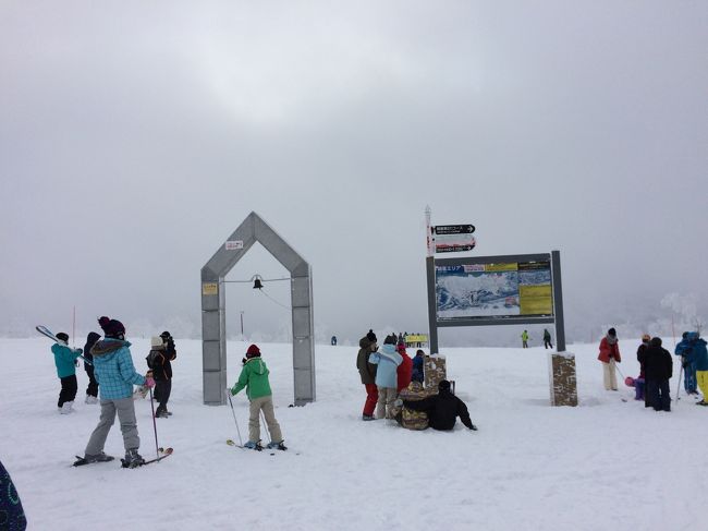 さてスキー、スノーボードというウインタースポーツのシーズンです。<br />昨季は雪不足でシーズンが短かったけれど、今シーズンはどうなりますか。<br />まずは年末北海道のキロロ、札幌国際で初すべり。<br />年が明けたら会社の同僚と志賀高原で2017年最初の滑りを楽しみました。