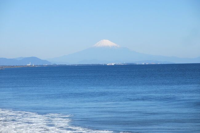 今日は１月１日駿河湾から見える富士山を見ながら、御前崎から静波海岸まで北上する。２日の日は静波海岸から海沿いを走り小山城へ、大井川を渡り焼津まで行く。<br /><br />旅ランシリーズ<br />2008年12月27日---2009年1月3日足摺岬から室戸岬<br />2009年12月31日---2010年1月2日甲府・秩父<br />2011年1月1日---2011年1月3日箱根<br />2012年12月29日---2013年1月2日銚子犬吠埼から御宿<br />2013年12月28日---2014年1月2日琵琶湖一周<br />2014年12月30日---2015年1月4日志摩半島<br />2015年12月30日---2016年1月3日とびしま海道<br />2016年12月30日---2016年1月3日御前崎<br />