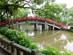 ２０１６年　初夏の福岡　その２　太宰府天満宮は雨のせいか参拝者が少なかったです。