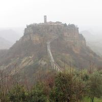 雨のチビタ・ディ・バニョレージョ（イタリア旅行前半）