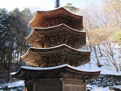 雪の信州の鎌倉、別所温泉の三重塔