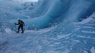 2年ぶりのアイスランド　氷の洞窟