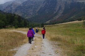 美しい南西フランスから美食のバスクまで絶景のピレネー山脈縦断（モリエレス渓谷のミニ・ハイキングは雷鳴に追われて途中までで終了）