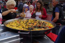 美しき南西フランスから美食バスクまで絶景ピレネー縦断（フランス温泉保養地ルションの朝市）