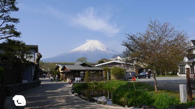 一泊二日で計画したゴールデンウィークの山梨県富士五湖周辺旅行の二日目。<br />初日は富士五湖周辺の景勝地をめぐる日程。二日目は三つ峠登山を中心とした日程とした。<br /><br />富士山周辺の登山は富士山の眺望がきくかがポイントである。<br /><br />2日目<br />ホテル~忍野八海~河口湖駅<br />河口湖駅~三つ峠登山口~三つ峠山頂~カチカチ山ロープウェイ~<br />河口湖駅~富士浅間神社~外川家~富士山駅<br />富士山16:29頃~大月17:29/17:49~新宿18:55 旅行終了