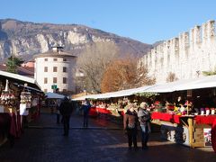 イタリア・トレントのクリスマス　朝　（２０１６年１０か所のクリスマスマーケットの旅　１２　）