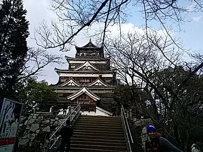 ＪＡＬのマイルが貯まり、数年ぶりに広島へ2泊3日の旅をしました。