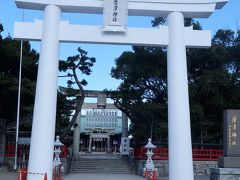 唐津-2　唐津神社に参拝　白い大鳥居が印象的　☆唐津城天守閣は工事閉館中