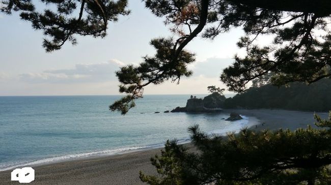 ３日目。今日は高知市内の景勝地をまわる。<br />前年、桂浜を訪れるもあいにくの曇天。晴れの天気を期待しつつ市内の観光スポットを回る日程をくんだ。<br /><br />足摺岬9:30～中村駅10:15/11:11(あしずり6号)→高知13:03 <br />はりまや橋13:48～五台山14:04//15:04～桂浜15:32/<br />桂浜16:40～南はりまや橋17:11<br />高知城下の天然温泉三翠園宿泊<br />