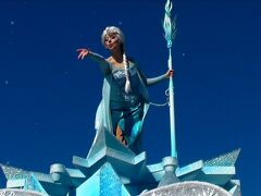 ♪レリゴー～Let It Go～♪少しも寒くないわ～♪のはずが…東京ディズニーランドスペシャルイベント「アナとエルサのフローズンファンタジー」へ＆最後に「君の持つ～クリスタルは～♪」！