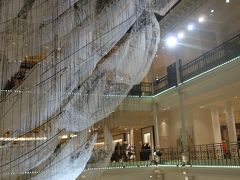 ル・ボン・マルシェではChiharu Shiota の大々的な作品が展示されていました