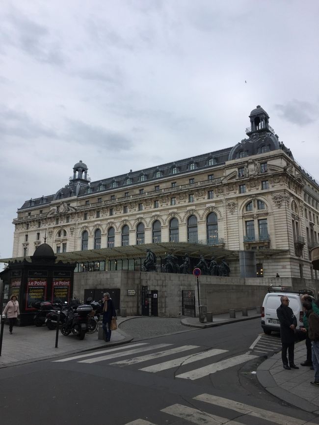 パリにもフリーメーソン博物館が有るという事で、行って来ました。<br />ビルそのものに入るのは緊張しましたが、受付のお兄さんは気さくで<br />英語で話してくれました。