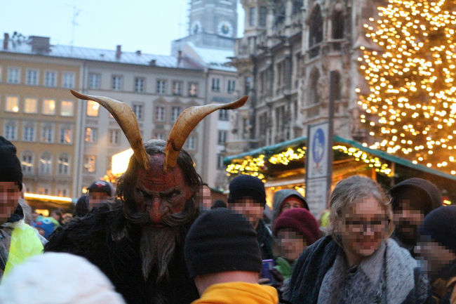 クリスマスマルクト＠ミュンヘン、ドイツ版”なまはげ”クランプスのパレード2016