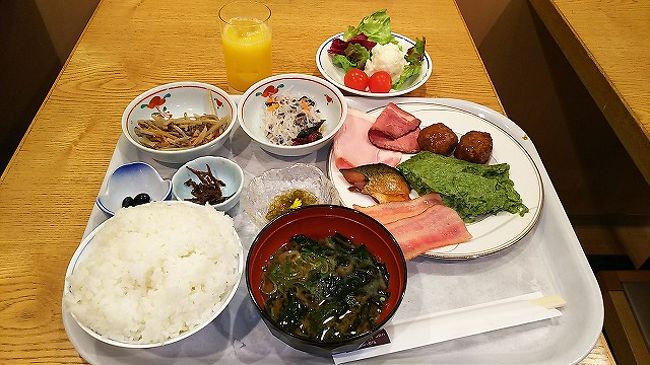 月曜　ホテルでアサメシを食って　大阪オフィスへ<br />同行者と会議室にこもり　試験をして　打ち合わせをして・・・<br />あっという間に　昼。　ランチは　８００円　中華<br />午後も　システム確認をして　なんとか終了<br />伊丹から東京へ戻さないといけないので　淀屋橋で<br />軽く　飲んで　ＢＹＥ！