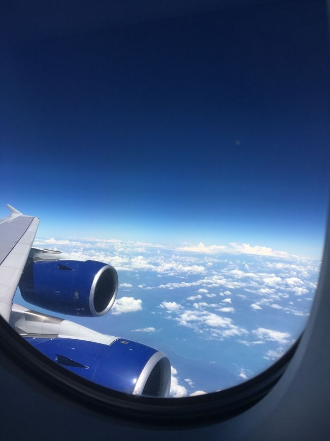 BA A380にてロンドンよりシンガポール経由プーケットへ。<br />昨年の香港に続き、アジアの旅に挑戦。<br />アジアの食べ物大丈夫か自信が無いので、<br />まずは初心者向けの都市であろう<br />シンガポール??とプーケットを選びました。<br /><br />行きはCクラス 帰りはFクラスで乗り比べ。<br /><br />2月12日~13日 ロンドンからシンガポール移動編 ①から<br /><br />**************************<br />(ロンドンから シンガポール移動編) ① <br />http://4travel.jp/travelogue/11215649<br />(シンガポール中華街満喫編)②http://4travel.jp/travelogue/11218266<br />(シンガポールからプーケット移動編)③ <br />http://4travel.jp/travelogue/11218284<br />(カタ/カタノイ滞在編) ④ http://4travel.jp/travelogue/11218330<br />(プーケット内交通&プーケッットタウン編)⑤ <br />http://4travel.jp/travelogue/11218476<br />( シンガポール最終日/BA A 380 Fクラス編) ⑥ <br />http://4travel.jp/travelogue/11218655<br />