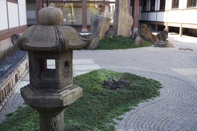 駅名で“寺”がつく駅って沢山あると思います。<br />でも、駅名で“寺”がつくって、よほど有名であったり、その場所の象徴的なお寺じゃないと採用されないと思うんです。<br />前回の水間観音に引き続き、阪急京都線の崇禅寺に行ってみました。<br /><br />過去の大阪“寺”のつく駅名散歩記<br /><br />関西散歩記～2016 大阪・貝塚市編～<br />http://4travel.jp/travelogue/11198517<br /><br />関西散歩記～2016 大阪・茨木市編～<br />http://4travel.jp/travelogue/11158203<br /><br />過去の大阪・大阪市東淀川区散歩記<br /><br />関西散歩記～2013 大阪・大阪市東淀川区編～<br />http://4travel.jp/travelogue/10786900<br /><br />大阪まとめ旅行記<br /><br />My Favorite 大阪 VOL.3<br />http://4travel.jp/travelogue/11152287<br /><br />My Favorite 大阪 VOL.2<br />http://4travel.jp/travelogue/11036195<br /><br />My Favorite 大阪 VOL.1<br />http://4travel.jp/travelogue/10962773<br />