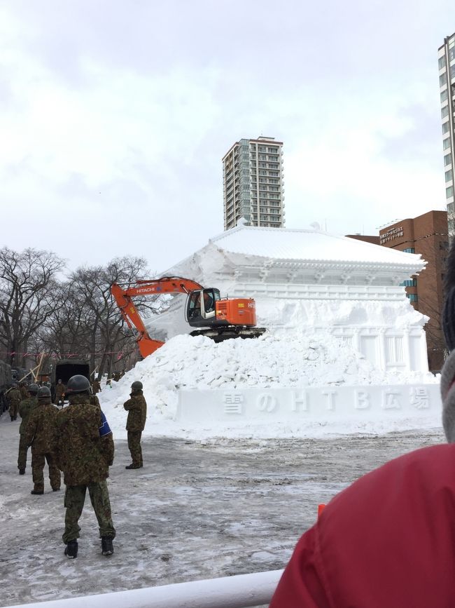 2泊3日で雪まつり2017と小樽に行きました。こちらでは解体の様子と雪祭りの雪像の思い出を書きました。