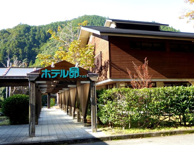 168号線は熊野山系の谷間を北上。<br /><br />和歌山県と奈良県の県境の辺りに、滲み出るような十二滝を超えると十津川村に入り、間もなくトンネルを潜るとその先にホテル”昴”が現れる。<br />。<br />ホテル”昴”<br />http://www.hotel-subaru.jp/spa/<br /><br />裏の谷間を流れる十津川に架けられた”野猿（やえん）”はいまだ健在。<br /><br />ここには何回も足を運んでおり、翌朝までゆっくり過ごす。<br />