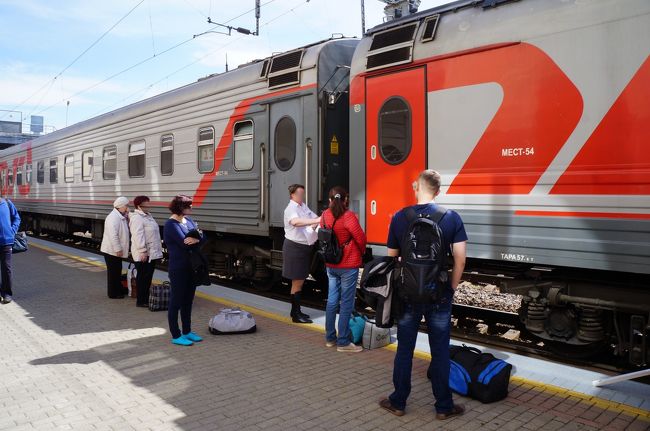 ５月５日　快晴<br /><br />憧れのシベリア鉄道に乗り、隣町のウスリースクへ<br />行きは３等車、帰りは１等車に