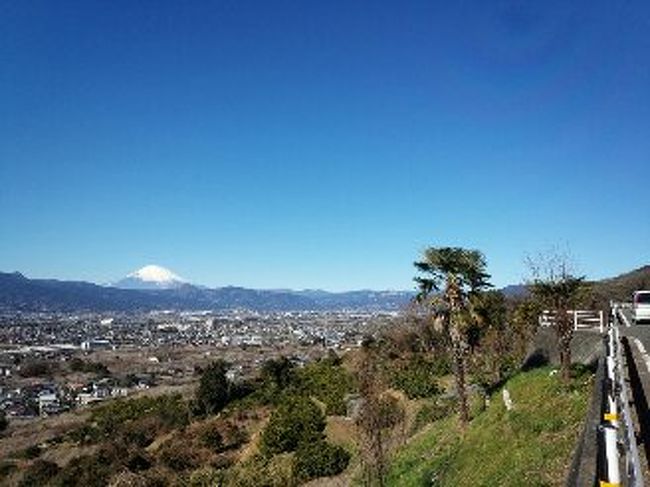 旅行とは言えませんが晴天が続き富士山もくっきり、ついつい出かけました、梅郷も綺麗でした。ついでに菅原神社にもお参りしました。