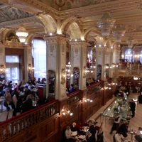 ハンガリー・ブダペストで世界一豪華なカフェ、ニューヨークカフェを楽しむ。世界一美しいマクドナルドだけじゃ無い！