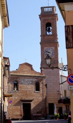 2016.8スロベニア・イタリア旅行35-Sogliano Al Rubiconeの街歩き，Bar Centrale，San Leoへ向かう