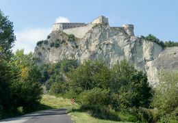 2016.8スロベニア・イタリア旅行36-サンレオ　Pieve Santa Maria Assunta教会とDuomo Cattedrale