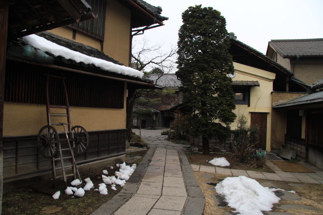 1泊２日の格安バス旅行で北信へ。<br />①湯田中渋温泉郷　<br />②地獄谷野猿公苑<br />③小布施  ・・・本旅行記<br />