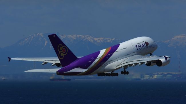 期間限定ですがタイ航空がＡ３８０でフライト中