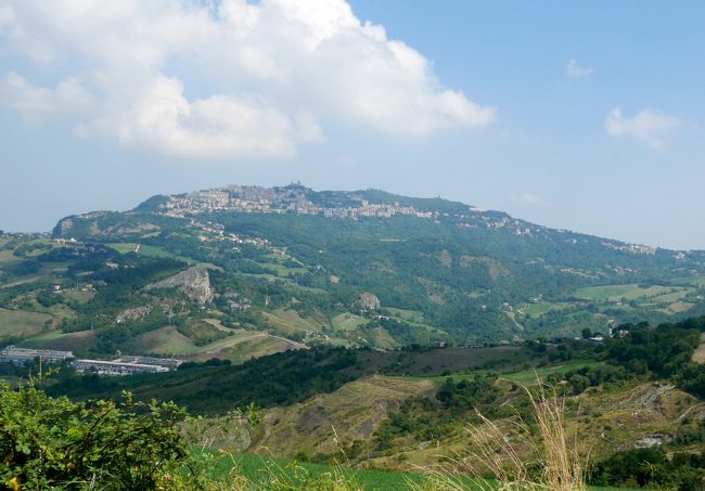 2016.8スロベニア・イタリア旅行38-San LeoからSan Marinoへ，レストランボロネーゼで遅い昼食