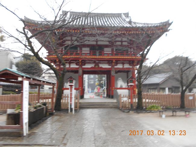 目黒駅から目黒不動までをゆっくりと散策しながら　博物館や　お寺などをの名所を楽しみました。<br />目黒不動につく頃から途中で雨がパラパラと振り出しましたが　全く気にもならず　帰り道には目黒雅叙園前の違った道を通って目黒周辺の歴史を堪能しました。<br />事前に地図を綿密に調べて　まわりたいところを　チェックしておいたのがよかったようで　場所がわからなくて探し回ったところがあったりして　思った以上に時間がかかりましたが　楽しい1日を過ごせました。江戸時代からの歴史ある目黒地区にはまだまだ多くの見どころがあるので　また今度来る機会を持とうと思っています。