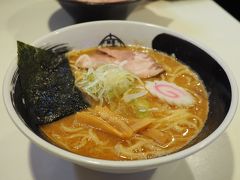 麺屋侍の魚介系ラーメンとベトナム旅行の買い物