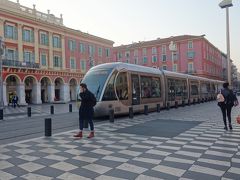 ニースの夕暮れの街歩き。イギリス人の散歩道，マセナ広場，ニースエトワール，FNACとめぐりました。