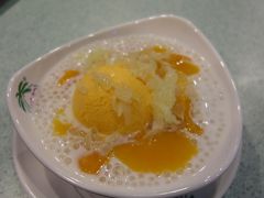 駐在のついでに 【その5】　香港で隠れたデザートの名店を発見か？“松記糖水店 (Chung Kee Dessert)”!